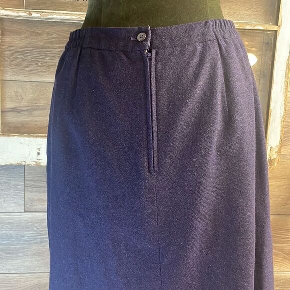 E.H. Woods Wool Blend Pencil Skirt, Vintage, Size 14, Dark Purple - Picture 8 of 11